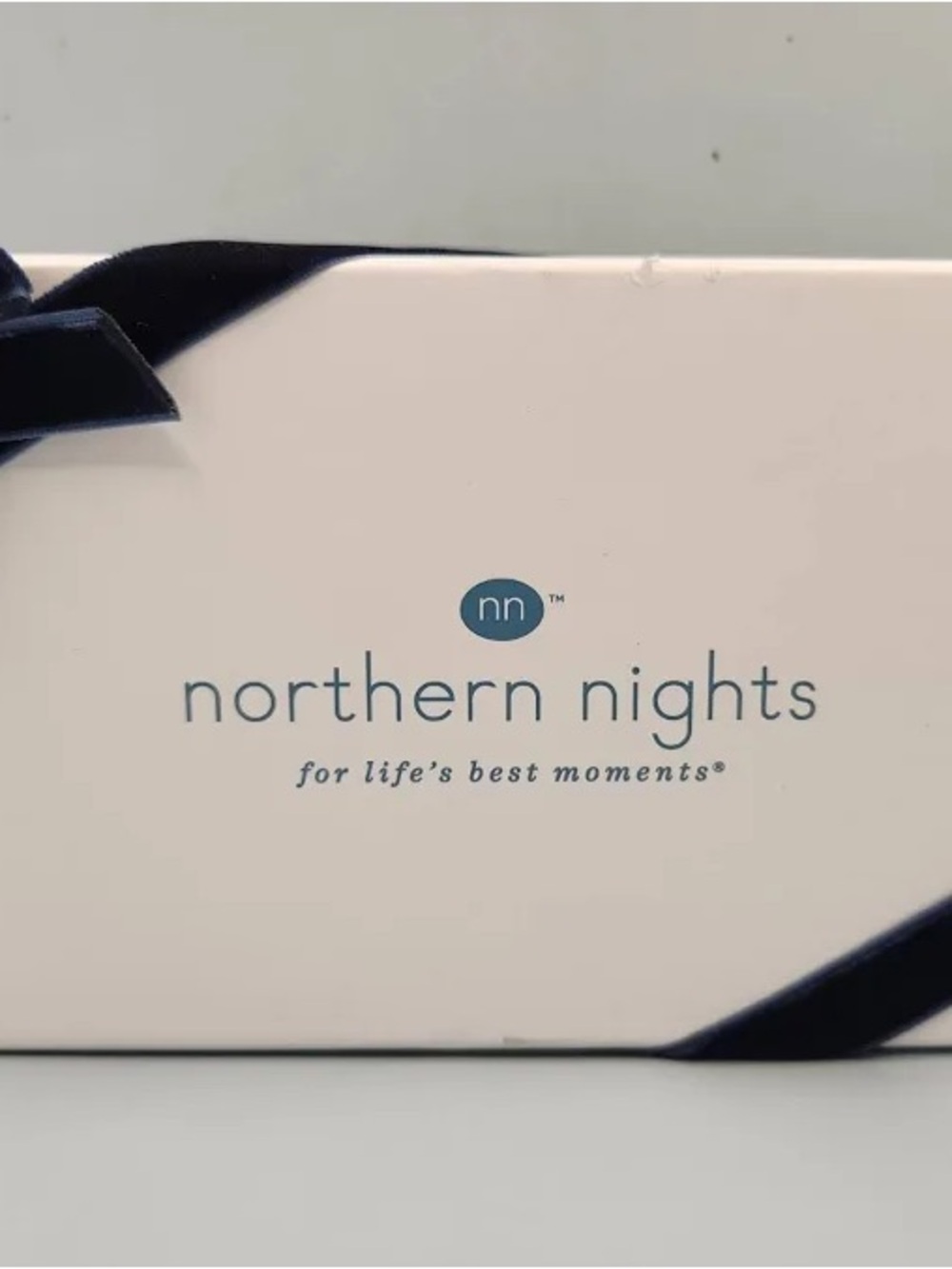 Northern Nights Luxury Bath & Body Gift Set - White with Navy Accents